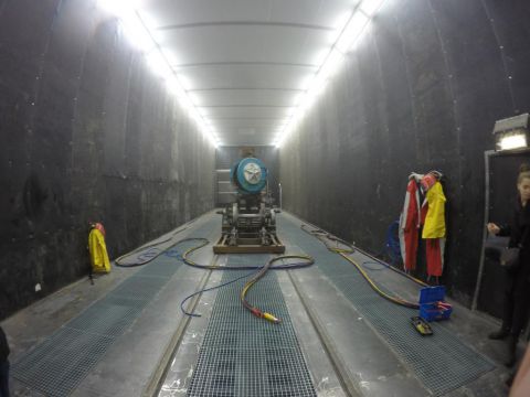 Дробеструйная камера в Цехе реконструкции железнодорожного транспорта при Музее Свердловской железной дороги